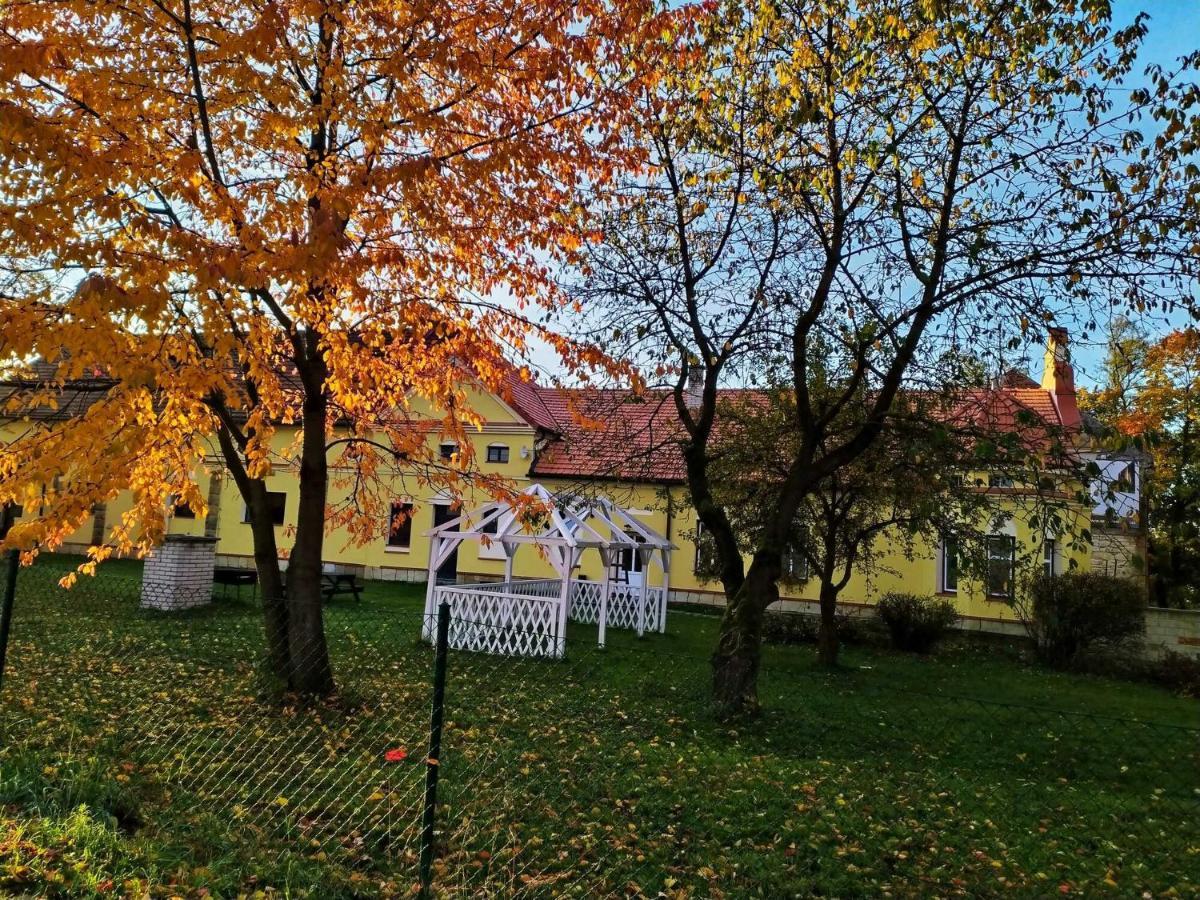 Aparthotel Brokes Lanškroun Exterior foto